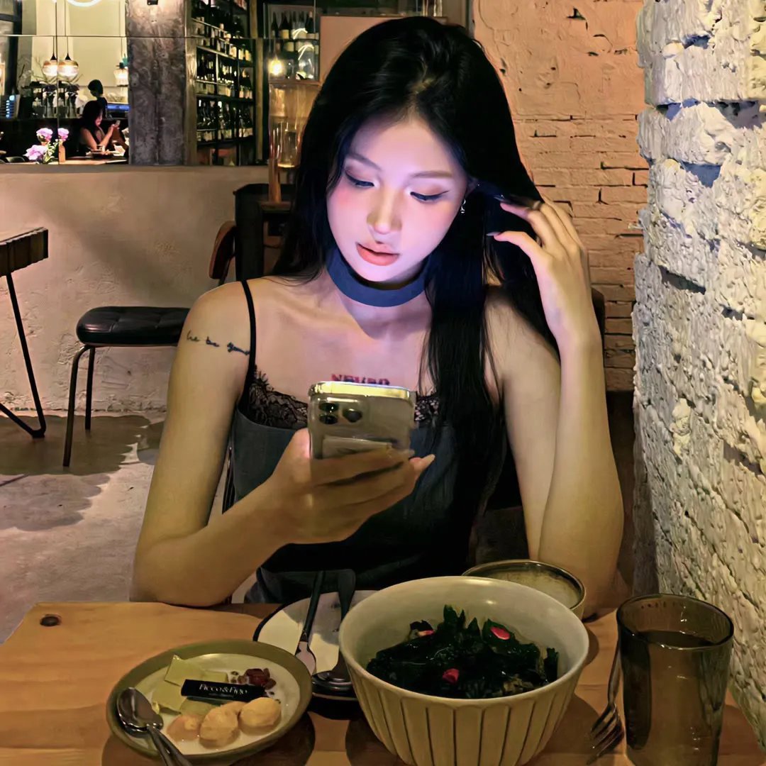 绿茵春色